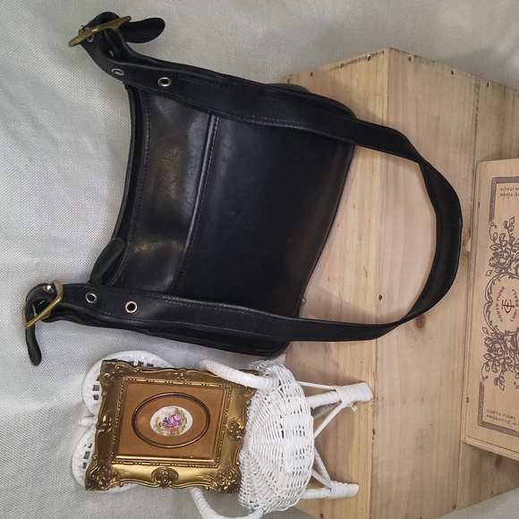 Vintage Black leather Coach Legacy shoulder bag 9966